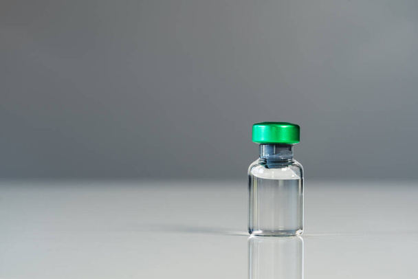 butelka szczepionki do wstrzykiwań, szczepienie - Zdjęcie, obraz