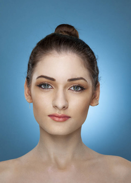 Beauty face woman natural healthy cosmetic skin pure sresh beautiful female smile portrait. - Valokuva, kuva