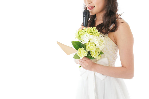 Young bride woman reading letter - Foto, imagen