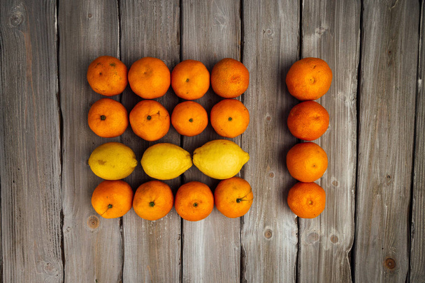 citrus on a white wooden background - Foto, Imagem