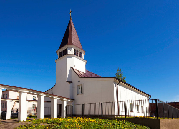 De kerk van St. Johannes de Evangelist. Sortavala. De Republiek Karelië. Rusland. - Foto, afbeelding
