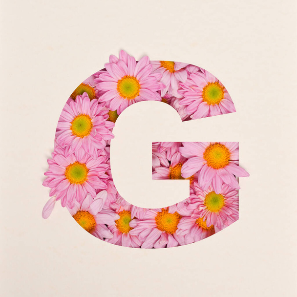 Font design, Abstract alphabet font with pink flower, realistic flower typography - G - Fotó, kép