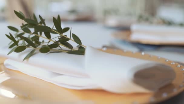 versierde tafel voor bruiloftsdiner - Video