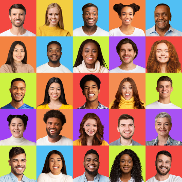 Quadratische Collage mit Gesichtern gemischter Menschen vor unterschiedlichem Hintergrund - Foto, Bild