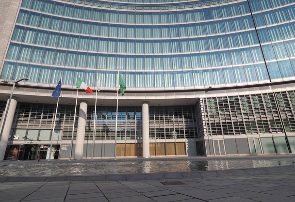 Rascacielos de "Palazzo della Regione", la sede administrativa pública de la región italiana de Lombardía en Milán, Lombardía, Italia. - Foto, Imagen