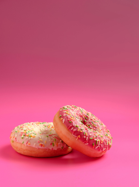 donuts on pink background - Foto, Imagem