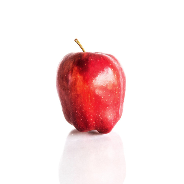  fresh apple on isolated white background - Valokuva, kuva