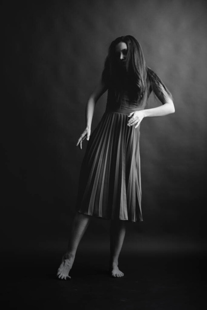 Details of body black and white portrait of beautiful girl, fashion and art - 写真・画像