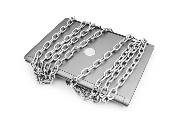 Bezpečnostní koncepce počítače s notebookem a řetězem - Fotografie, Obrázek