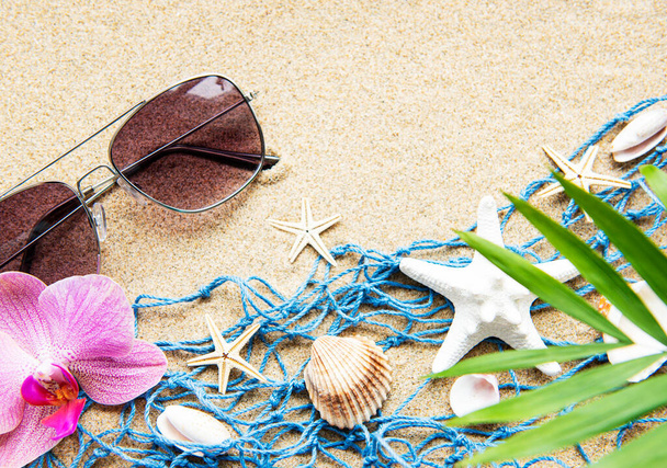 Kék Halászháló a strandon homok, utazás, nyaralás koncepció - Fotó, kép
