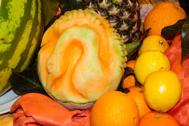 ідеальне різьблення фруктів
 - Фото, зображення