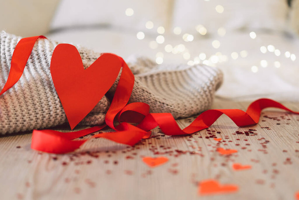 Fondo del día de San Valentín con corazones rojos. El concepto de amor y el día de San Valentín. - Foto, Imagen