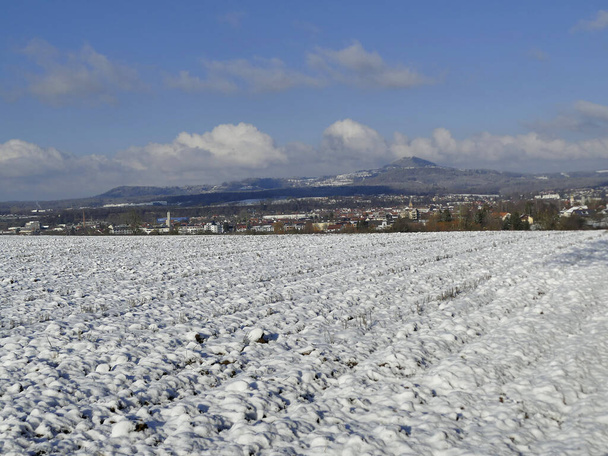 Vista panorámica de la ciudad de Eislingen en invierno en Alemania - Foto, Imagen