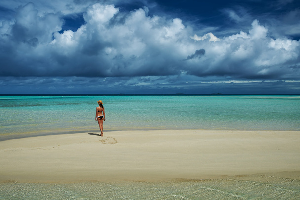 Женщина на пляже
 - Фото, изображение