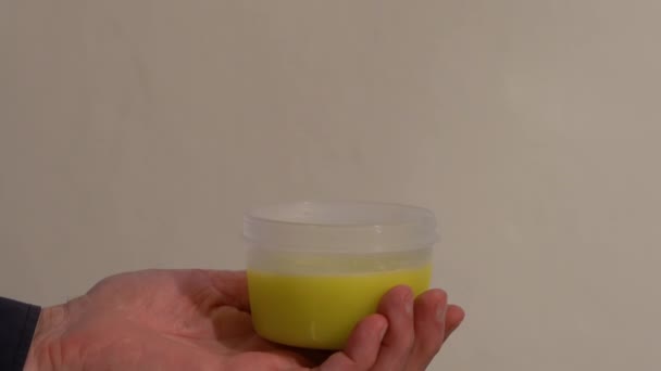 Comfrey Cream pro léčebné účely (Symphytum officinale) - Záběry, video