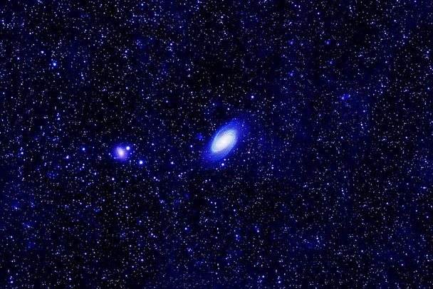 Küçük mavi galaksi. Bu görüntünün elementleri NASA tarafından döşendi. Yüksek kalite fotoğraf - Fotoğraf, Görsel