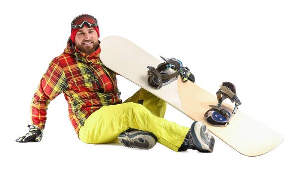 Beyaz arkaplanda erkek snowboardcu - Fotoğraf, Görsel