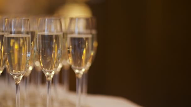 Novoroční šampaňské - Záběry, video