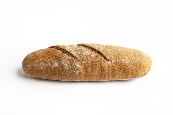 Ржаной хлеб на белом фоне - Фото, изображение