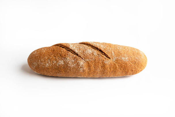 Beyaz arkaplanda çavdar ekmeği - Fotoğraf, Görsel
