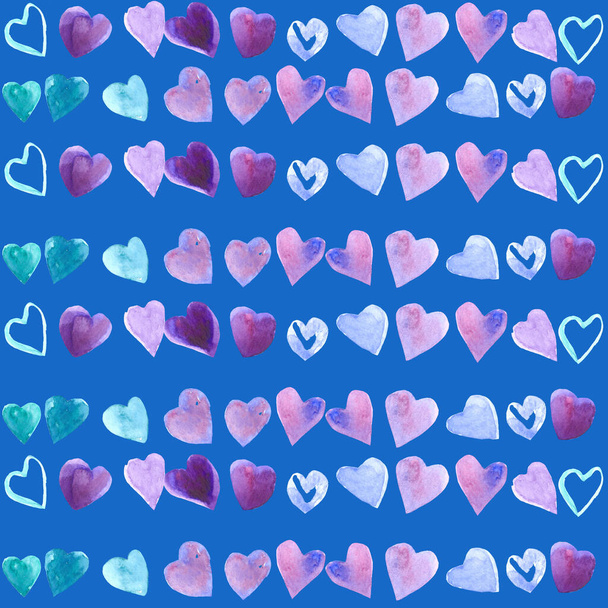 Een set aquarelhartjes. Liefdeskaart met blauwe aquarel hartjes. Naadloze patroon harten in de roze achtergrond. - Foto, afbeelding