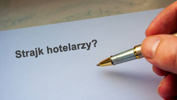 Polská jazyková otázka STRAJK HOTELARZY? English Strike hoteliéři. Hotel vlastník hotel po ohlášených omezení. Bankrotující hotely. - Fotografie, Obrázek