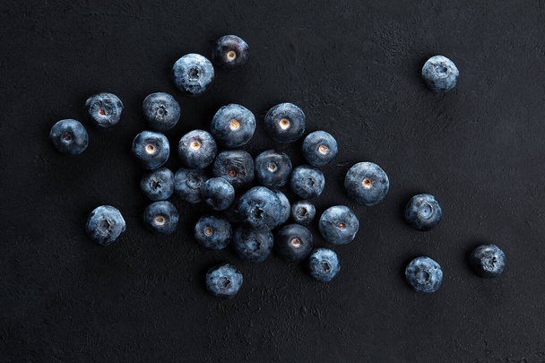 Pila de arándanos antioxidantes naturales frescos, macro detallado de cerca - Foto, Imagen