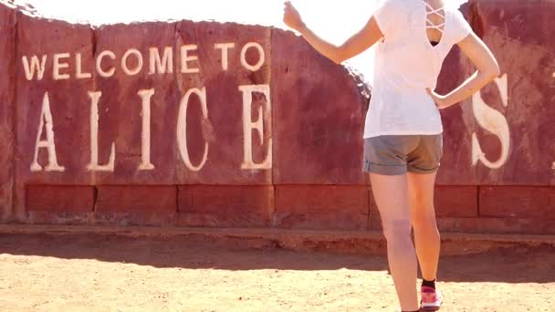 Turistka v Alice Springs - Záběry, video