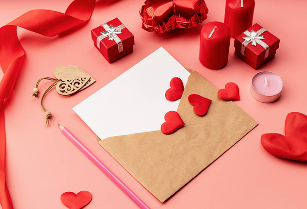 バレンタインデー。グリーティングカード｜装飾付きピンクのバレンタインデーのためのテンプレート - 写真・画像