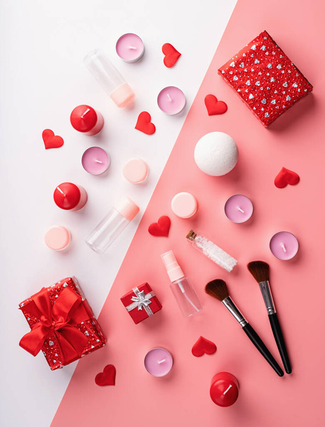 Concepto Día de San Valentín y Día de la Mujer. Accesorios cosméticos de moda con caja de regalo, flores, tubos vacíos y botellas, velas y confeti vista superior plana yacía sobre fondo rosa y blanco doble - Foto, Imagen