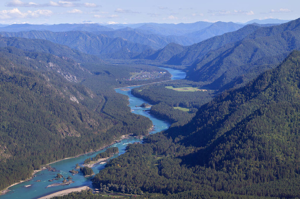 aerial view of the river in the mountains - Foto, Imagem
