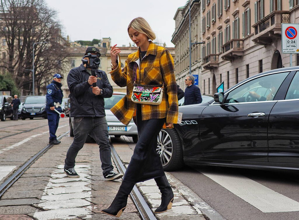 Lisa Hahnbuck street style outfit before Roberto Cavalli  fashion show during Milan fashion week Fall/winter 2019/2020 - Fotó, kép