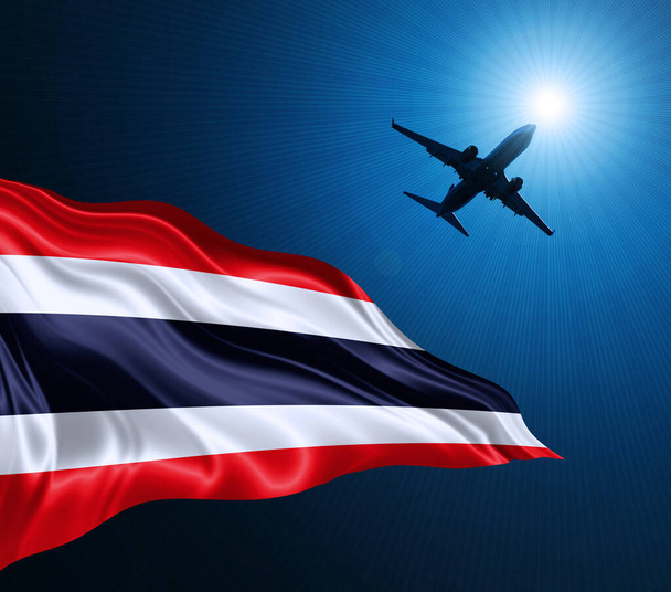 Σημαία Ταϊλάνδης από μετάξι τη νύχτα με ένα αεροπλάνο στο φόντο του ουρανού. 3D απεικόνιση - Φωτογραφία, εικόνα