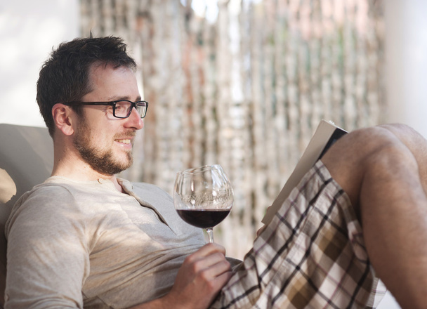 Man drinking wine - Foto, Imagem