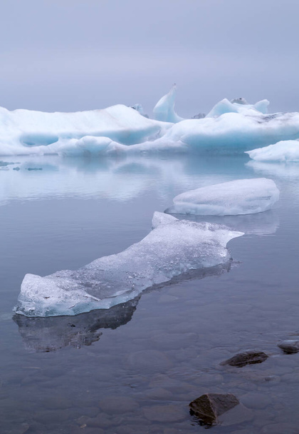Jokulsarlon ice lagoon. Glacier pieces in Iceland. - Fotoğraf, Görsel