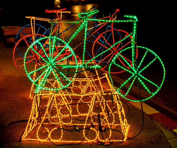 ποδήλατο αποτελείται από οδηγήσεων (εκπέμπουσα φως δίοδος) - Φωτογραφία, εικόνα