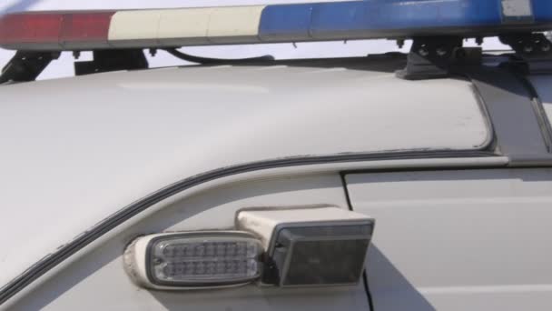 Ambulance auto nood blauwe lichten knipperen - Video