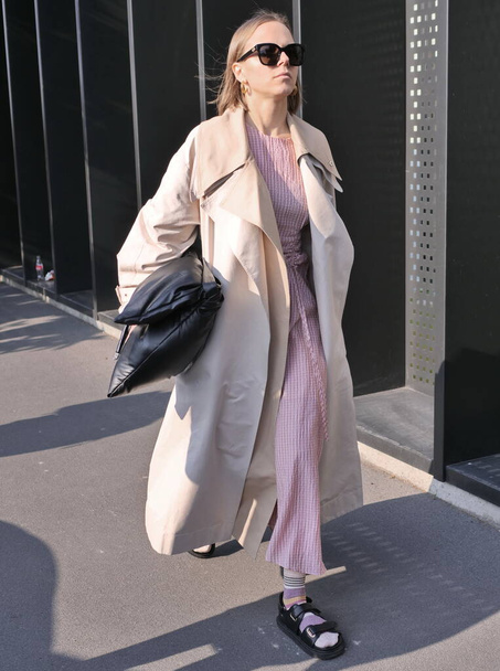 Fashion blogger street style outfit before Gucci fashion show during Milano fashion week spring/summer 2020 - Fotoğraf, Görsel