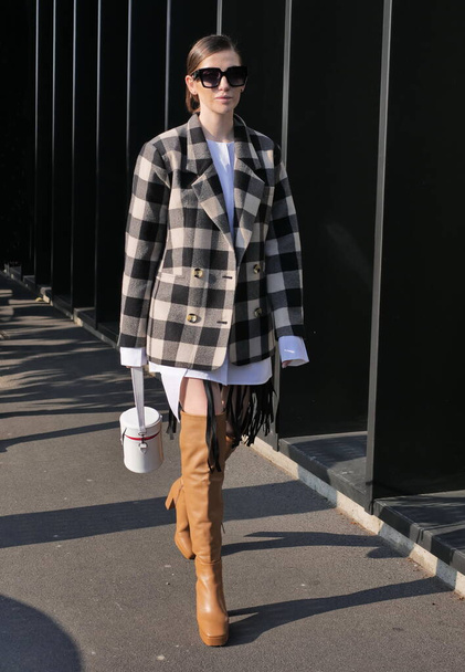 Fashion blogger street style outfit before Gucci fashion show during Milan fashion week spring/summer 2020 - Valokuva, kuva