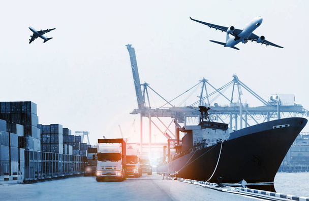 Il background logistico mondiale o il trasporto Industria o trasporto business, Container Cargo spedizione, consegna camion, aereo, import export Concetto - Foto, immagini
