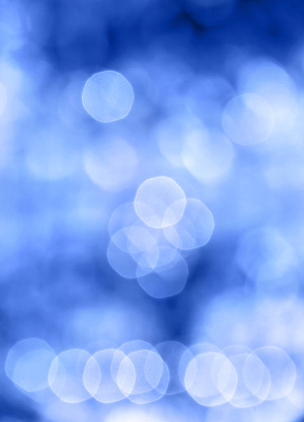 Bokeh sfocato luci blu su sfondo sfocato - Foto, immagini