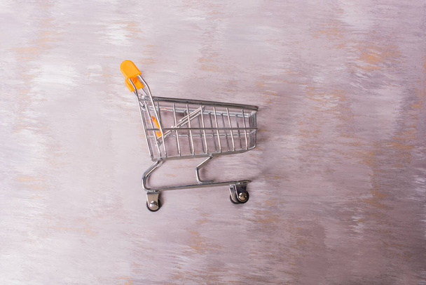 carrinho de compras vazio único como conceito de negócio - Foto, Imagem