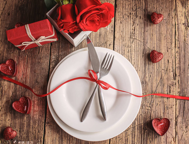 Romantisches Abendessen für die Geliebte. Selektive Fokus.Urlaub - Foto, Bild