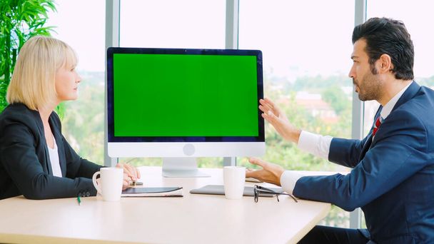 Business people in the conference room with green screen - Fotografie, Obrázek