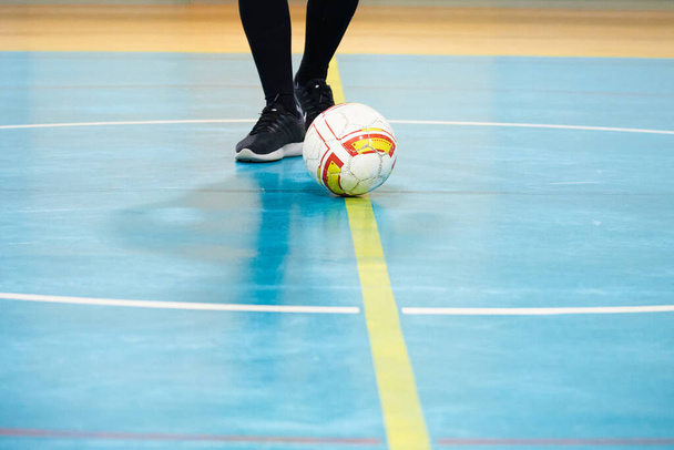 soccer ball close-up in the soccer hall - Foto, Imagem