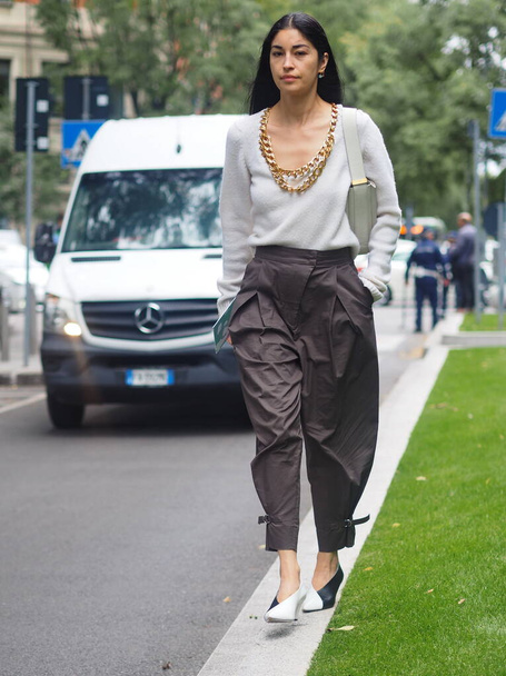 Fashion blogger street style outfit before Armani fashion show during Milan fashion week Fall/winter 2019/2020 - Фото, зображення