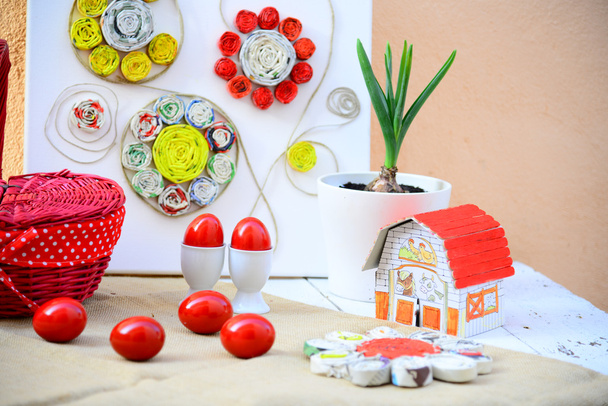 kraslice tradiční červené a dekorace - Fotografie, Obrázek
