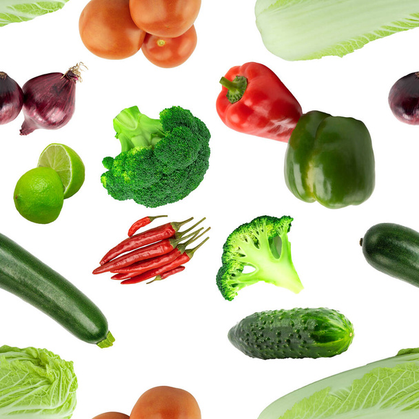 Verse groenten naadloos patroon op witte achtergrond. Groenten geïsoleerd op een witte achtergrond. Voedselconcept, patroon voor achtergrond - Foto, afbeelding