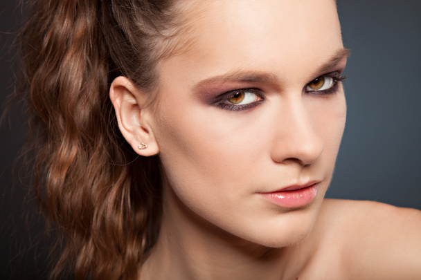 Woman with evening makeup - Foto, imagen