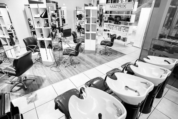 JOHANNESBURG, SOUTH AFRICA - Jan 06, 2021: Johannesburg, South Africa - July 05 2011: Inside interior of a Beauty Salon in a Mall - Фото, зображення